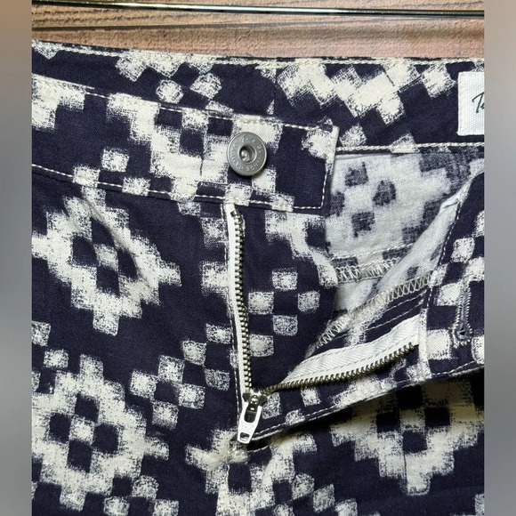 🌻 TWO by VINCE CAMUTO Linen Blend Navy Geometric Print Shorts Women's size 26/2 - Picture 3 of 8